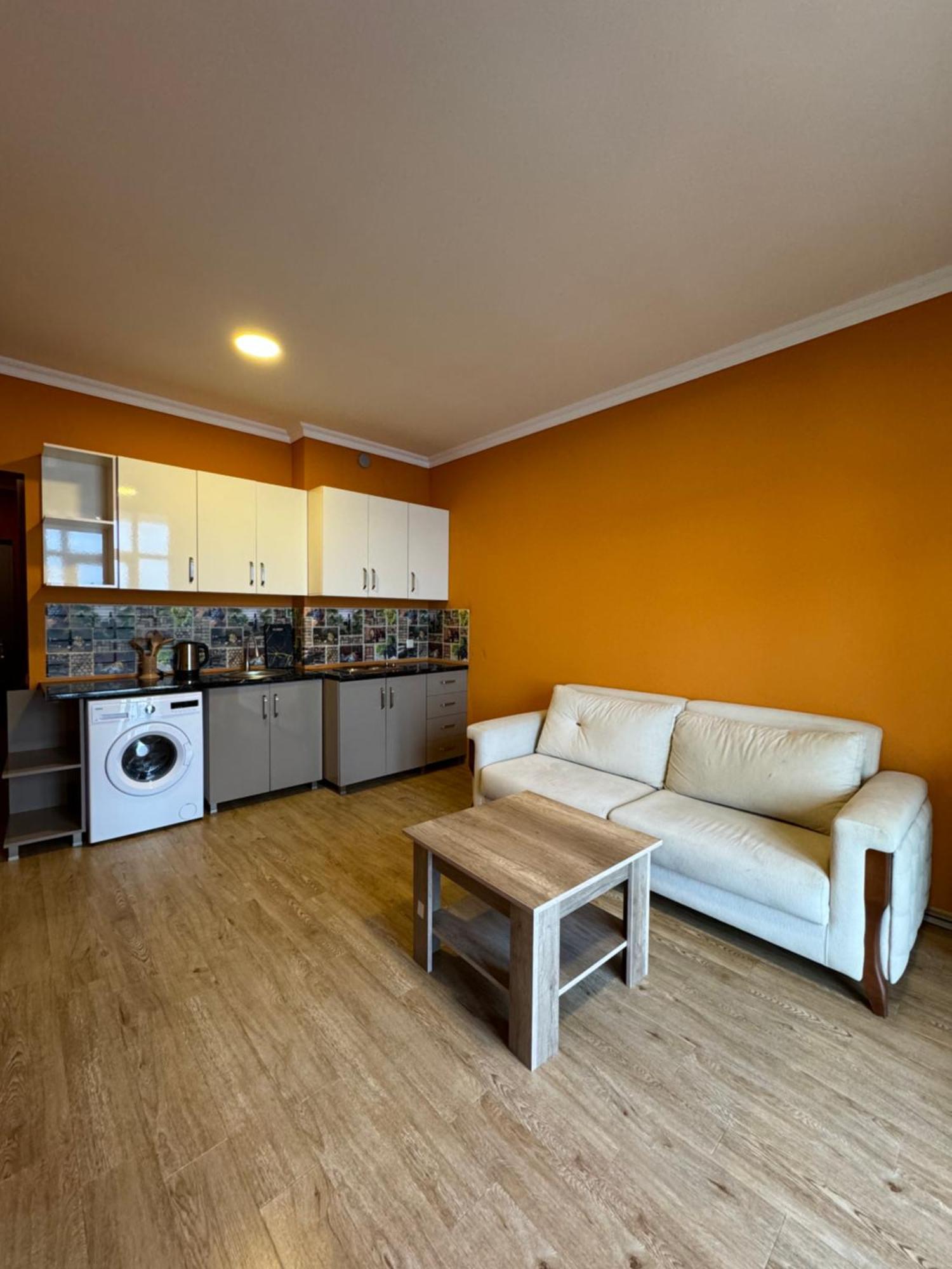 Colibri Apartment Batumi Bagian luar foto