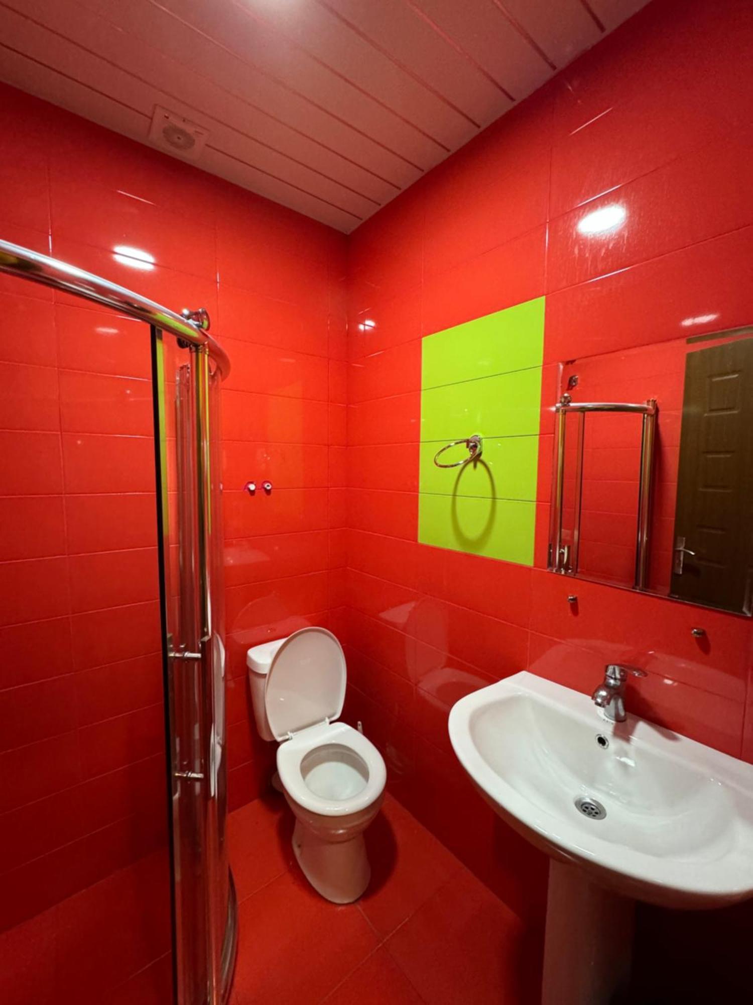 Colibri Apartment Batumi Bagian luar foto