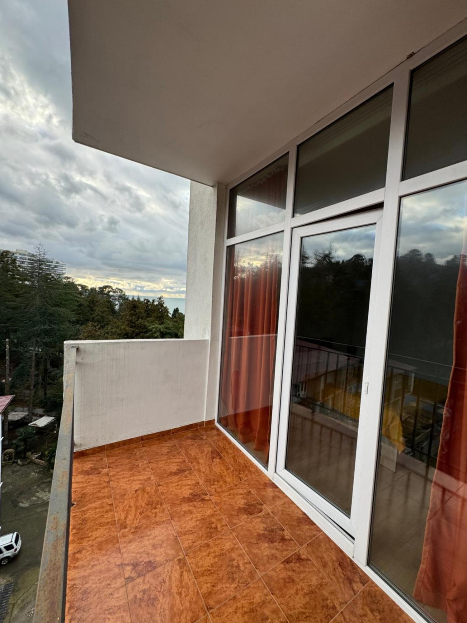 Colibri Apartment Batumi Bagian luar foto