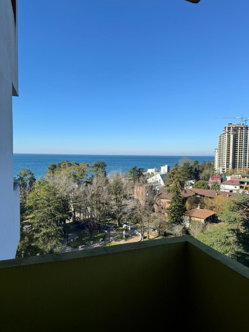Colibri Apartment Batumi Bagian luar foto